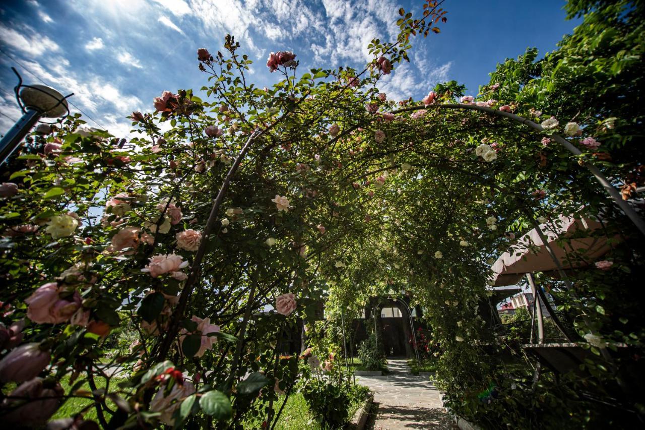 Chveni Ezo Boutique Hotel Kobuleti ภายนอก รูปภาพ